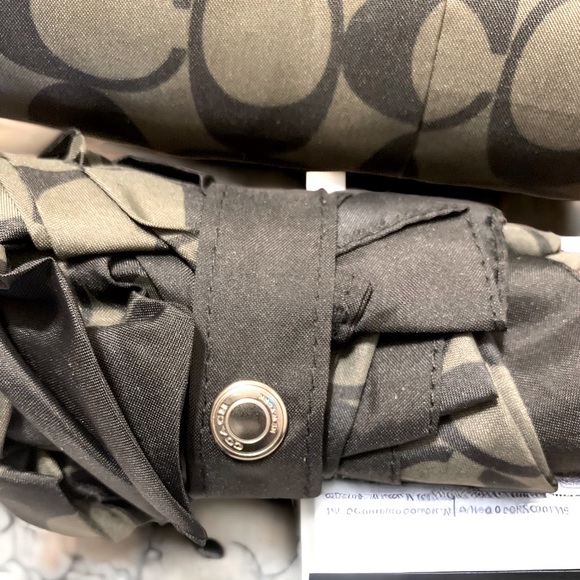 NWT ✨COACH ✨
Coach UV Protection Signature Mini Umbrella - Picture 3 of 6